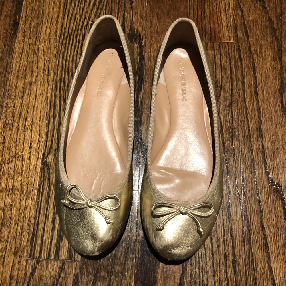 Banana Republic Gold Bow Flats